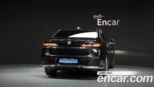 BMW i7 2023 — photo 4