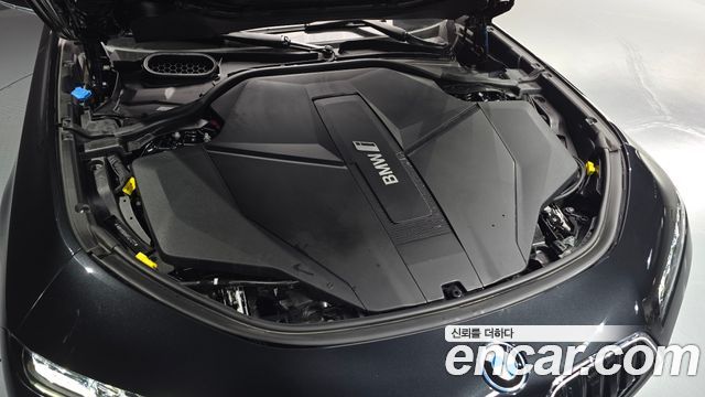 BMW i7 2023 — photo 6