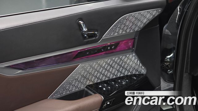 BMW i7 2023 — photo 20