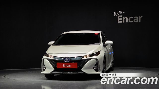 Toyota Prius 2018 — photo 3