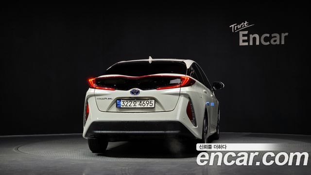 Toyota Prius 2018 — photo 4