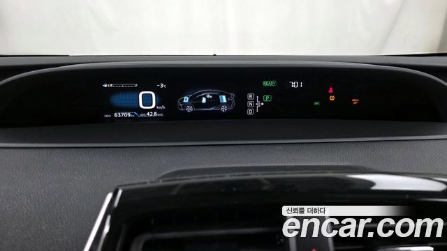 Toyota Prius 2018 — photo 8