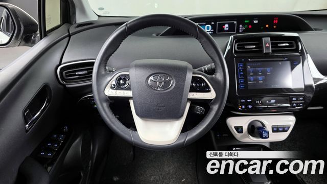 Toyota Prius 2018 — photo 13