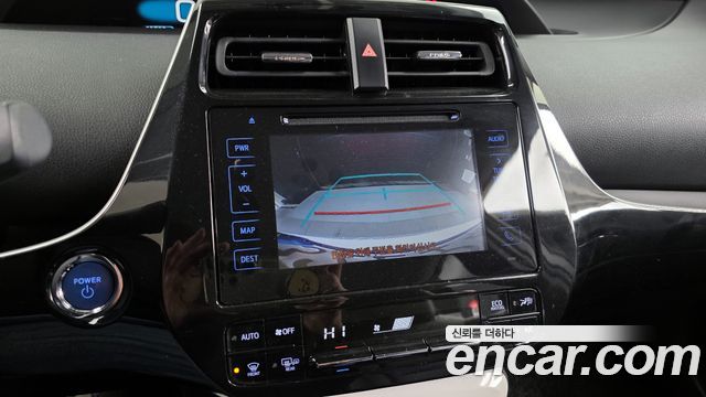 Toyota Prius 2018 — photo 15