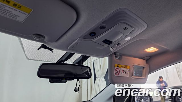 Toyota Prius 2018 — photo 18