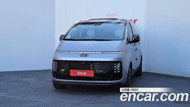 Hyundai Staria 2023 — photo 3