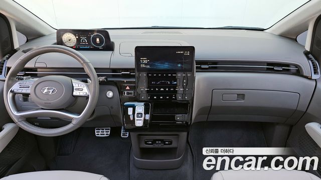 Hyundai Staria 2023 — photo 7