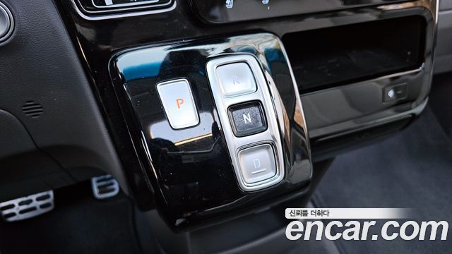 Hyundai Staria 2023 — photo 9