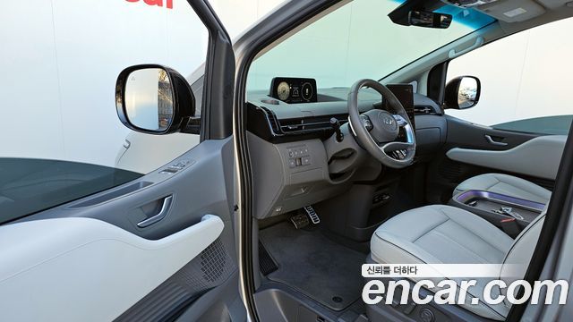 Hyundai Staria 2023 — photo 11