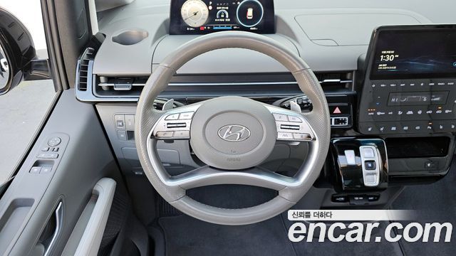 Hyundai Staria 2023 — photo 13