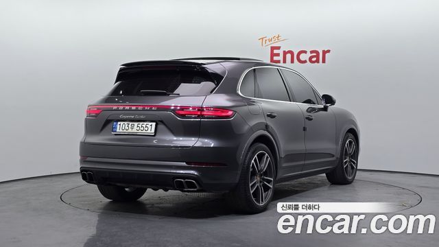 Porsche Cayenne 2021 — photo 2