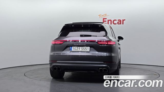 Porsche Cayenne 2021 — photo 4