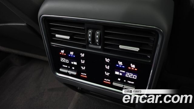 Porsche Cayenne 2021 — photo 18