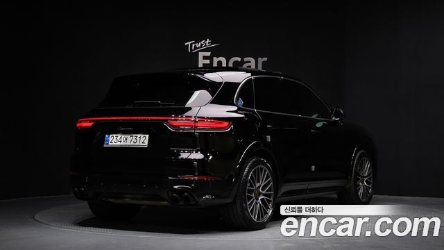 Porsche Cayenne 2021 — photo 2