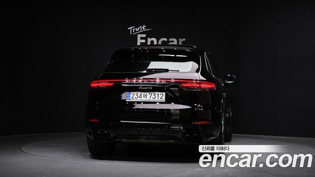 Porsche Cayenne 2021 — photo 4