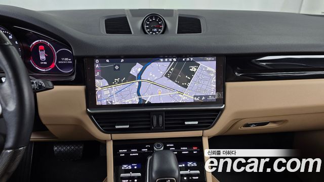Porsche Cayenne 2021 — photo 14