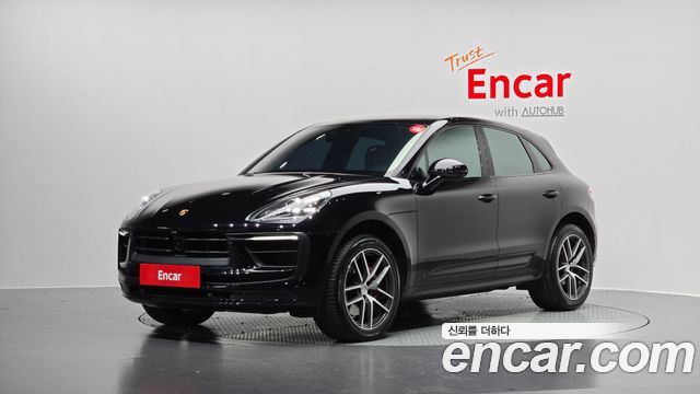 Porsche Macan 2023 — photo 1