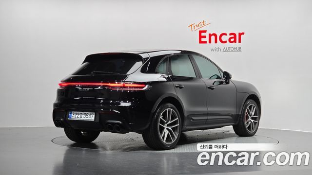 Porsche Macan 2023 — photo 2