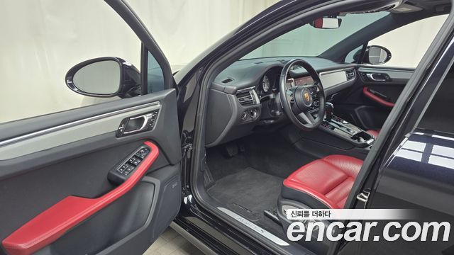 Porsche Macan 2023 — photo 10