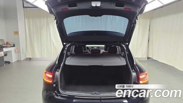 Porsche Macan 2023 — photo 20