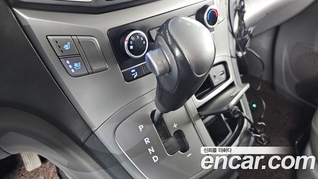 Hyundai Starex 2019 — photo 9
