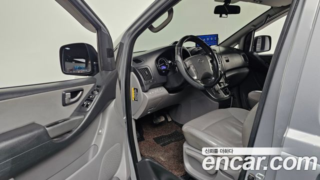 Hyundai Starex 2019 — photo 11