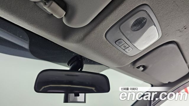 Hyundai Starex 2019 — photo 16