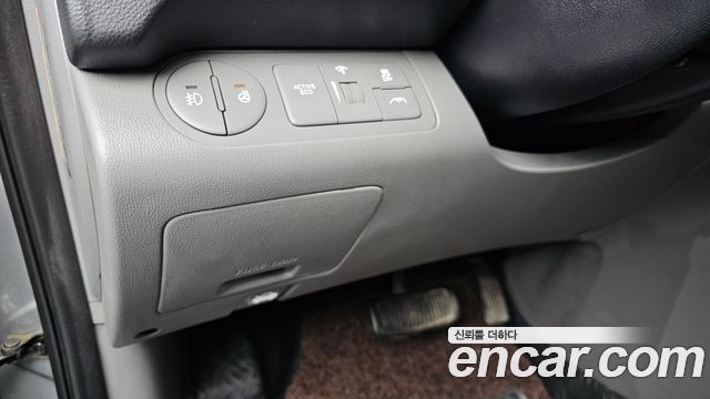 Hyundai Starex 2019 — photo 18