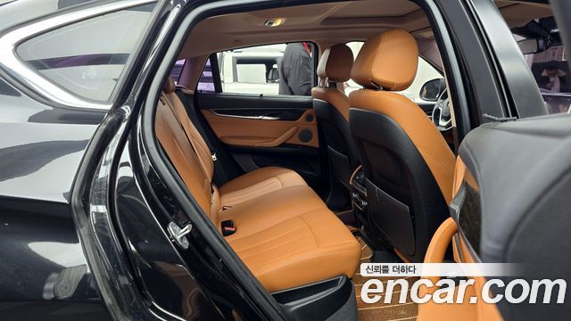 BMW X6 2017 — photo 12