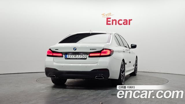 BMW 5-Series 2022 — photo 4