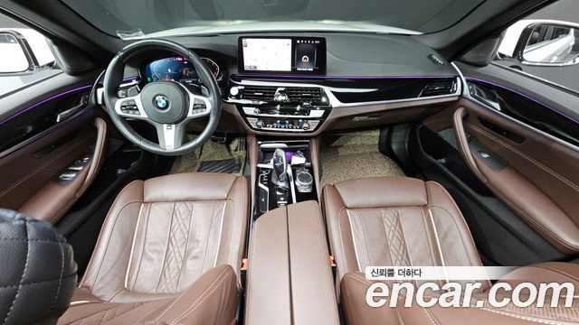 BMW 5-Series 2022 — photo 7