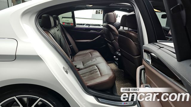 BMW 5-Series 2022 — photo 12