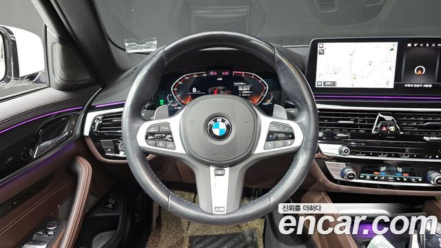 BMW 5-Series 2022 — photo 13