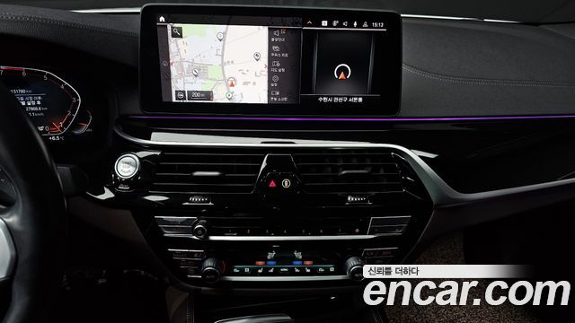 BMW 5-Series 2022 — photo 14