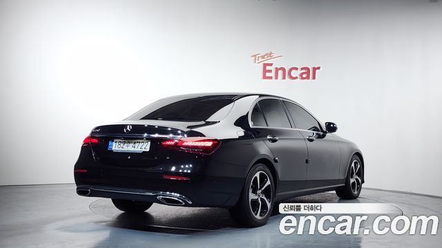 Mercedes-Benz E-Class 2021 — photo 2