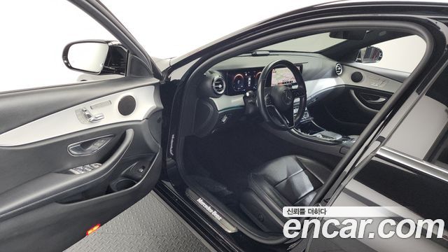 Mercedes-Benz E-Class 2021 — photo 10