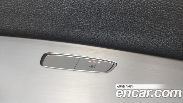 Mercedes-Benz E-Class 2021 — photo 19