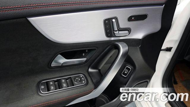 Mercedes-Benz CLA-Class 2020 — photo 11