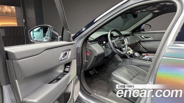 Land Rover Range Rover Velar 2021 — photo 11