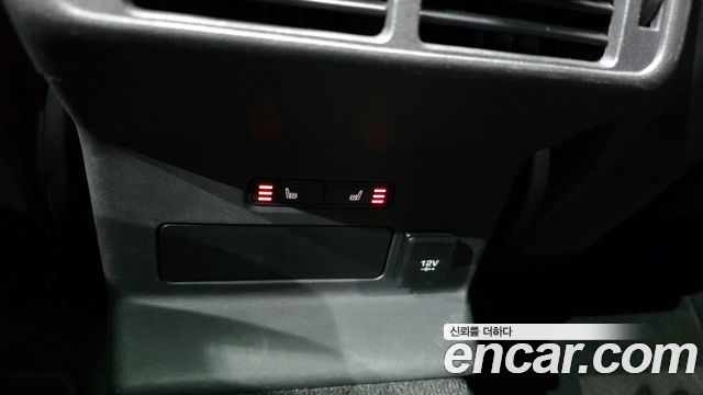 Land Rover Range Rover Velar 2021 — photo 18