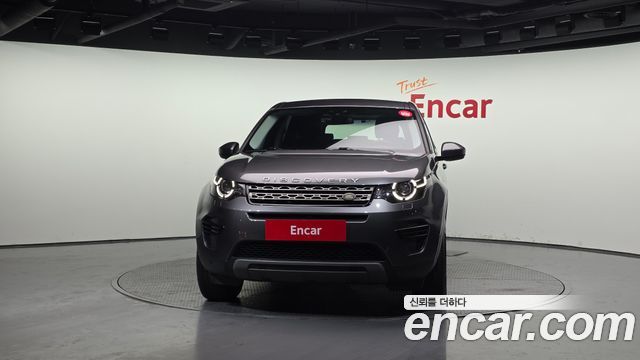 Land Rover Discovery Sport 2017 — photo 3