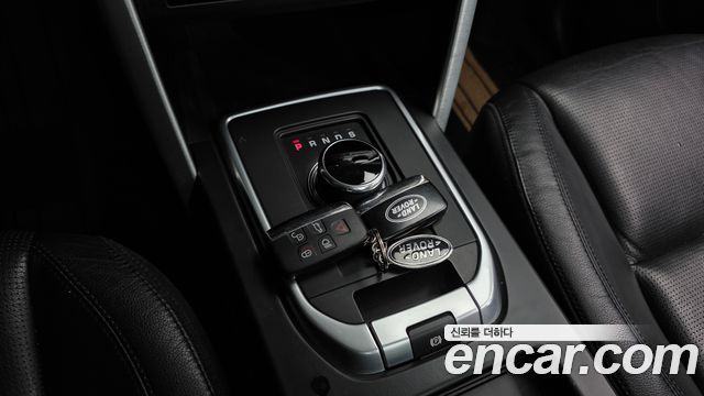 Land Rover Discovery Sport 2017 — photo 9