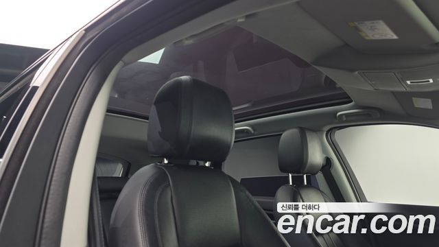 Land Rover Discovery Sport 2017 — photo 17