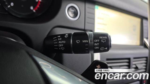 Land Rover Discovery Sport 2017 — photo 18
