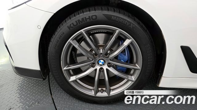 BMW 5-Series 2017 — photo 5
