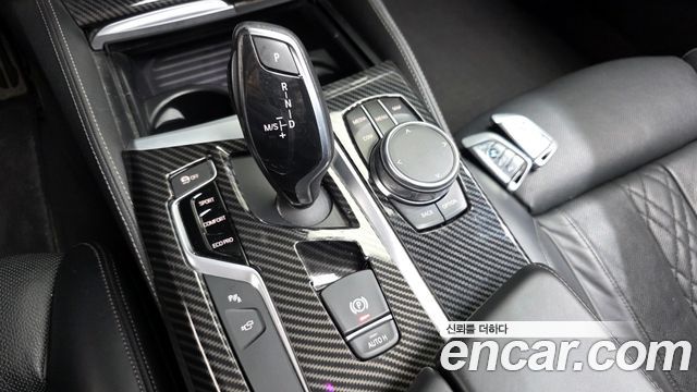 BMW 5-Series 2017 — photo 9