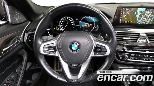 BMW 5-Series 2017 — photo 13