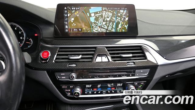 BMW 5-Series 2017 — photo 14