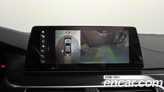 BMW 5-Series 2017 — photo 15