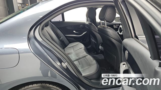 Mercedes-Benz C-Class 2016 — photo 12